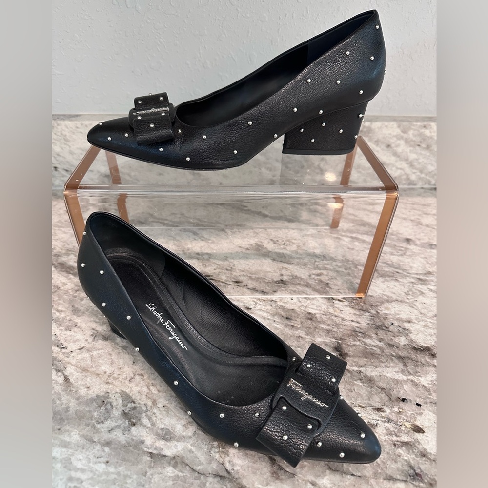 Salvatore Ferragamo Viva black pumps for Women Sz 8